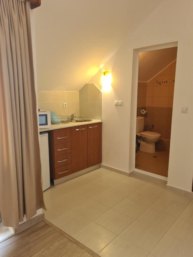 Guest Rooms Kostovi 네세부르 외부 사진