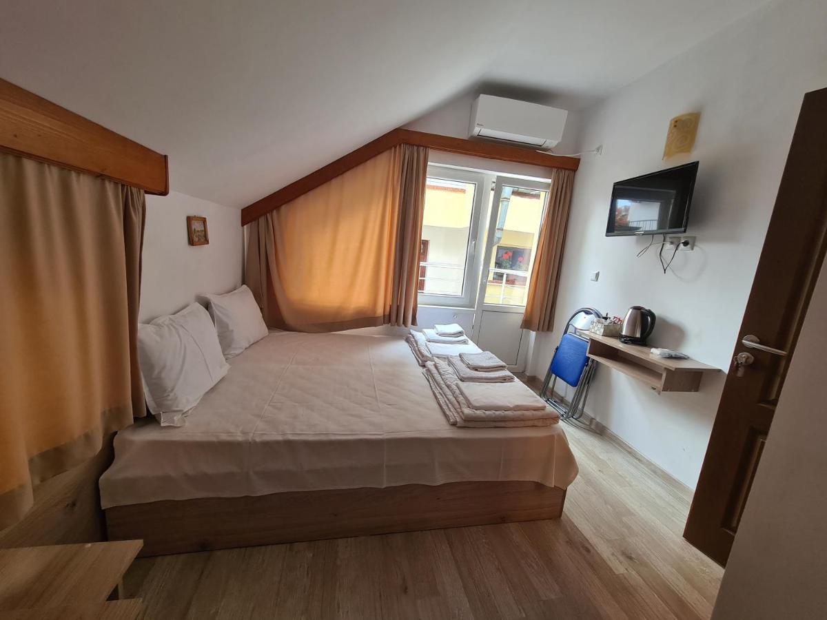Guest Rooms Kostovi 네세부르 외부 사진