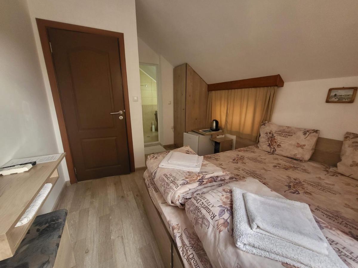 Guest Rooms Kostovi 네세부르 외부 사진