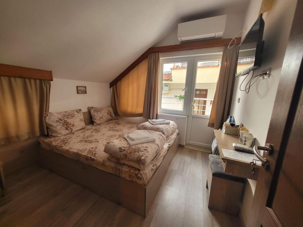Guest Rooms Kostovi 네세부르 외부 사진